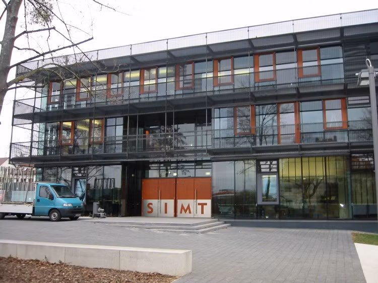 Stuttgart, Stuttgart Institute of Management and Technology (SIMT)