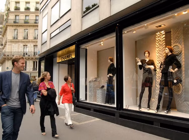 Cửa hàng Chanel trên đại lộ Montaigne, Paris Cửa hàng Chanel trên đại lộ Montaigne, Paris