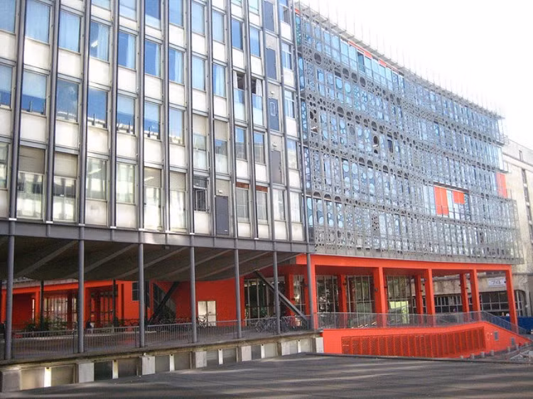 6. Université Pierre et Marie Curie, France - 1971 6. Université Pierre et Marie Curie, France - 1971