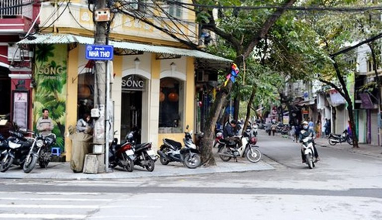 Theo tờ trình UBND TP.Hà Nội khu vực phố Nhà Thờ giá đất cao nhất chỉ là 162 triệu/m2 nhưng thực tế giao dịch thị trường giá cao hơn nhiều (ảnh theo Ione)