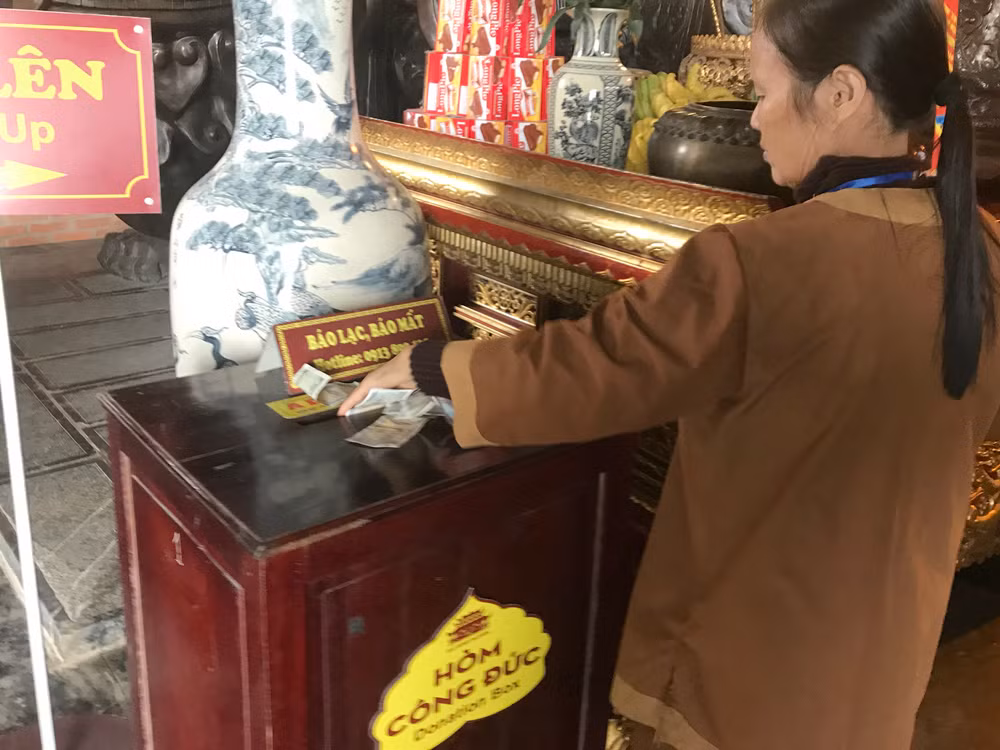 Chùa Bái Đính mới do đại gia Xuân Trường xây dựng có vô số hòm công đức khắp nơi. Ảnh: Tùng Dương.