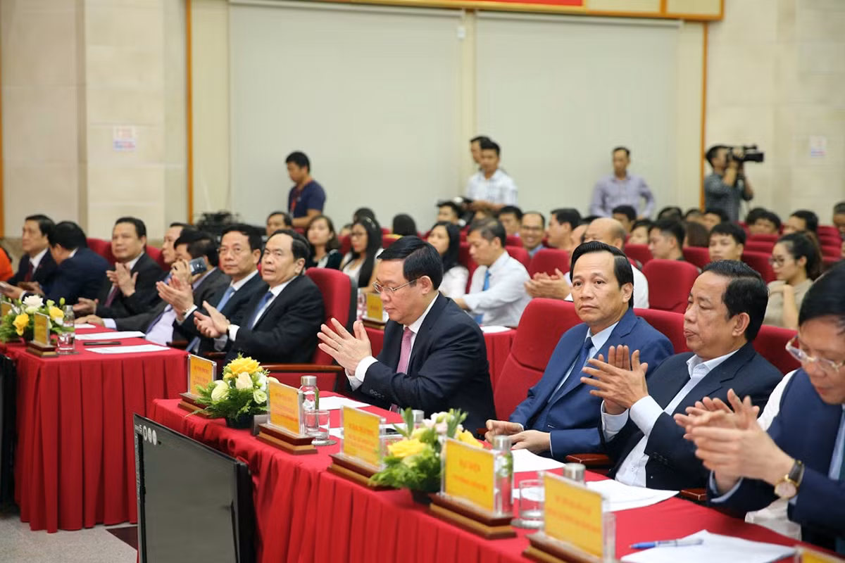 Quang cảnh lễ Trao giải các tác phẩm báo chí về công tác giảm nghèo lần giai đoạn 2016 - 2020 lần thứ 3 năm 2019. Ảnh: Tùng Dương.