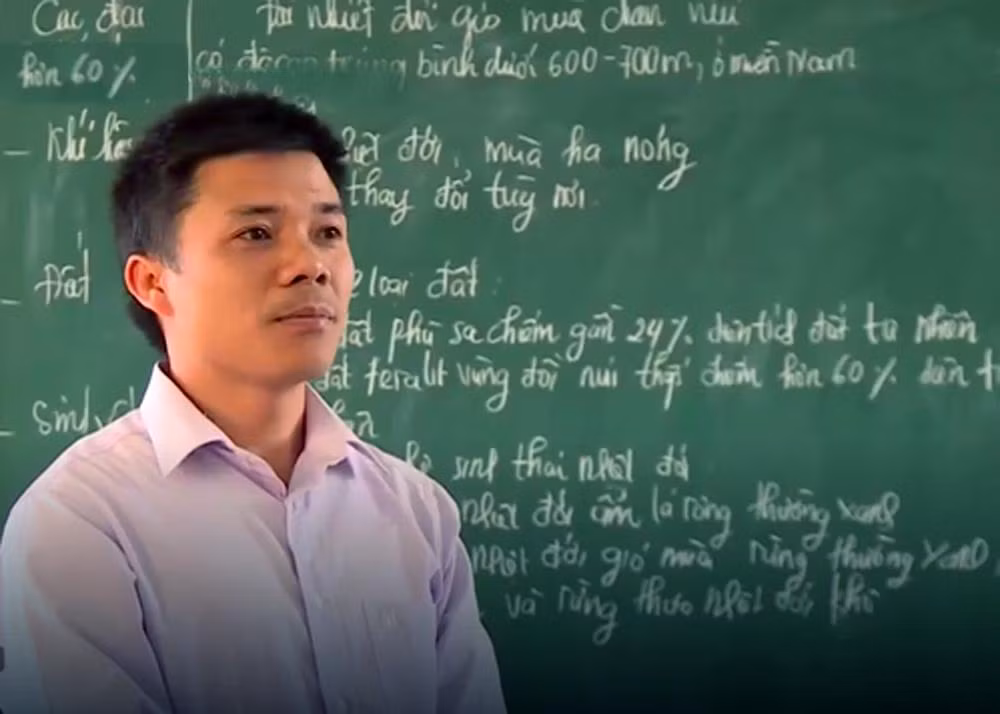 "Năm đầu tiên tôi làm chủ nhiệm lớp, mặc dù đã rất nhẹ nhàng và gần gũi với các em học sinh nhưng dường như các em chưa đồng cảm với mình". Ảnh: Thầy An cung cấp.