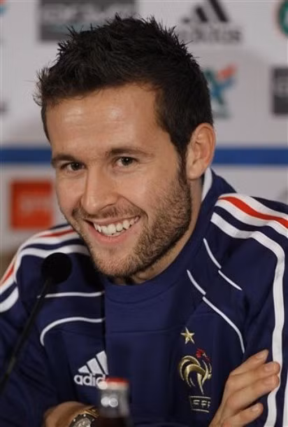 Cabaye trả lời phỏng vấn báo chí sau trận đấu của ĐT Pháp