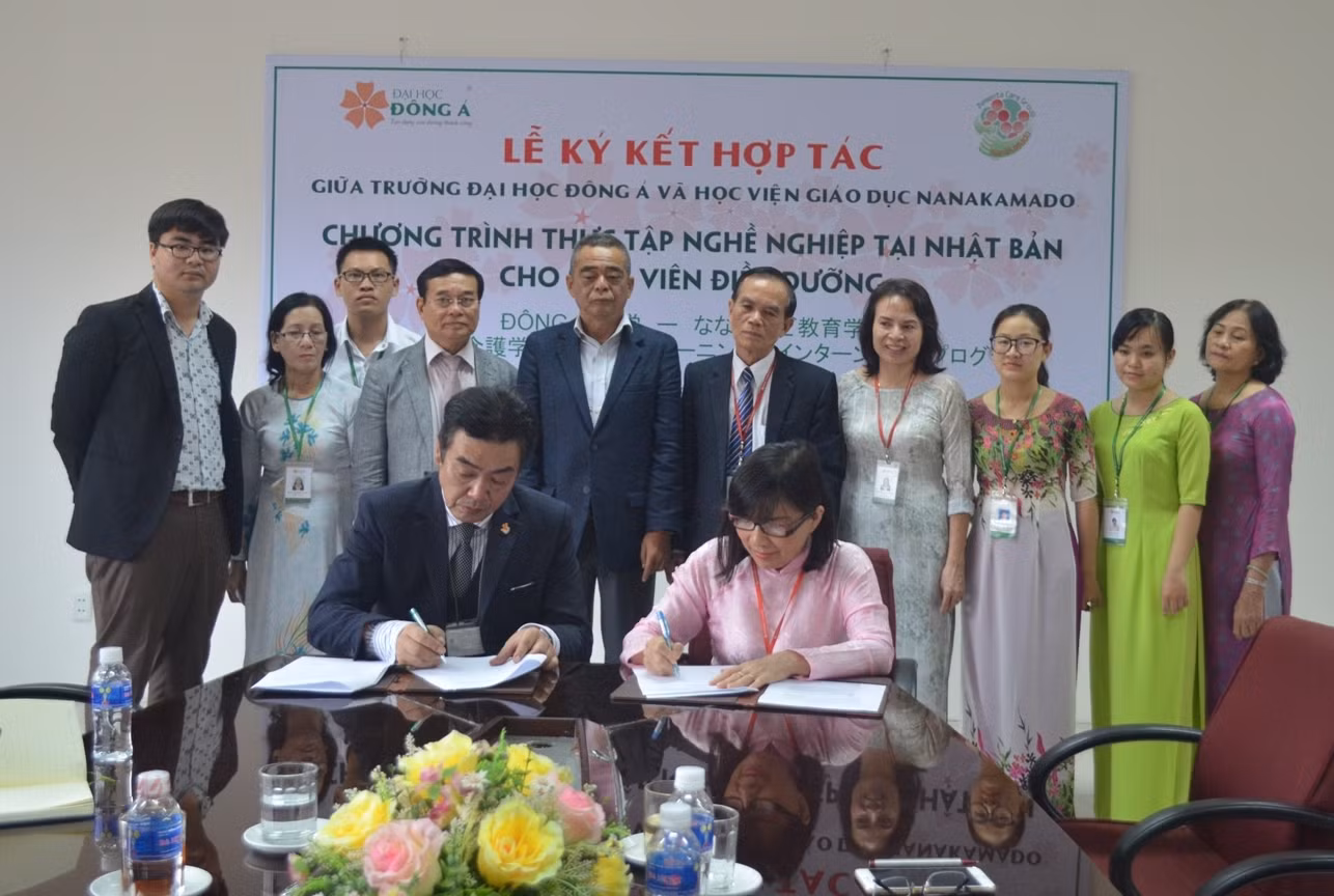 Ký kết chương trình thực tập nghề nghiệp tại Nhật Bản. Ảnh: H.Tuấn Ký kết chương trình thực tập nghề nghiệp tại Nhật Bản. Ảnh: H.Tuấn