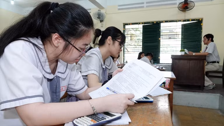 Học sinh lớp 12 tại Hải Dương sẽ được thi thử trực tuyến 4 lần trước kỳ thi tốt nghiệp trung học phổ thông 2020 (Ảnh: CTV) Học sinh lớp 12 tại Hải Dương sẽ được thi thử trực tuyến 4 lần trước kỳ thi tốt nghiệp trung học phổ thông 2020 (Ảnh: CTV)