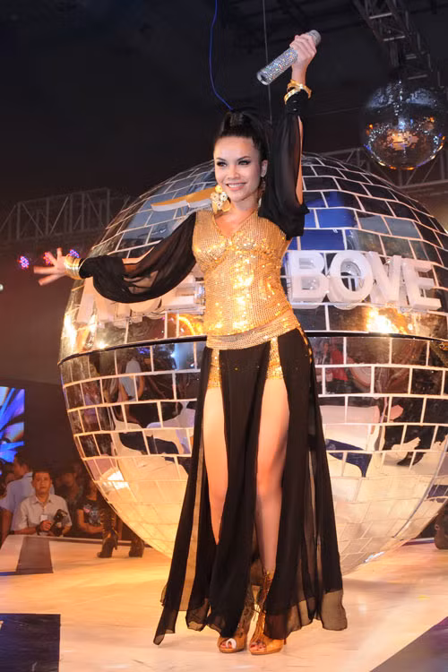 Yến Trang là ứng cử viên nặng ký cho danh hiệu "nữ hoàng sexy" trong showbiz Việt