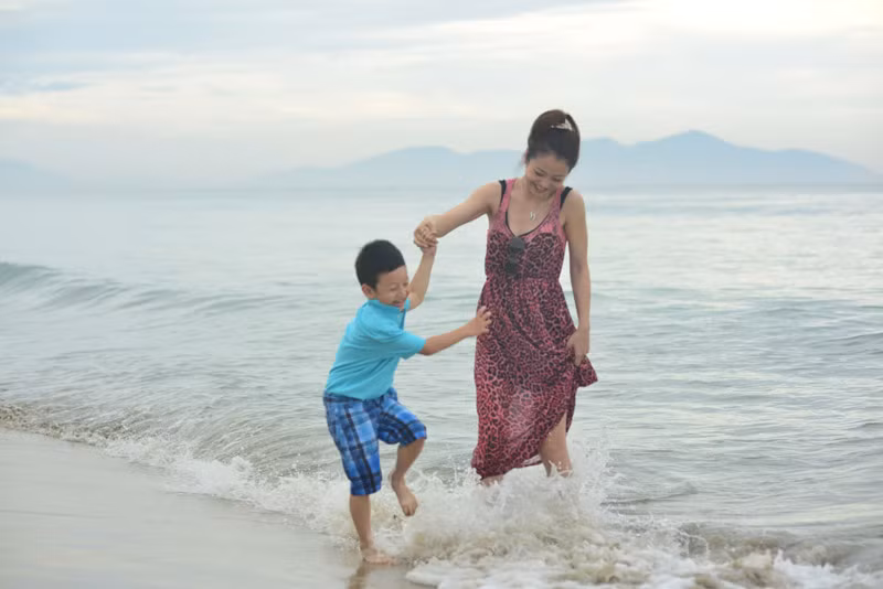 Khoảnh khắc hạnh phúc, vui vẻ của 2 mẹ con (Giaoduc.net.vn) Khoảnh khắc hạnh phúc, vui vẻ của 2 mẹ con (Giaoduc.net.vn)