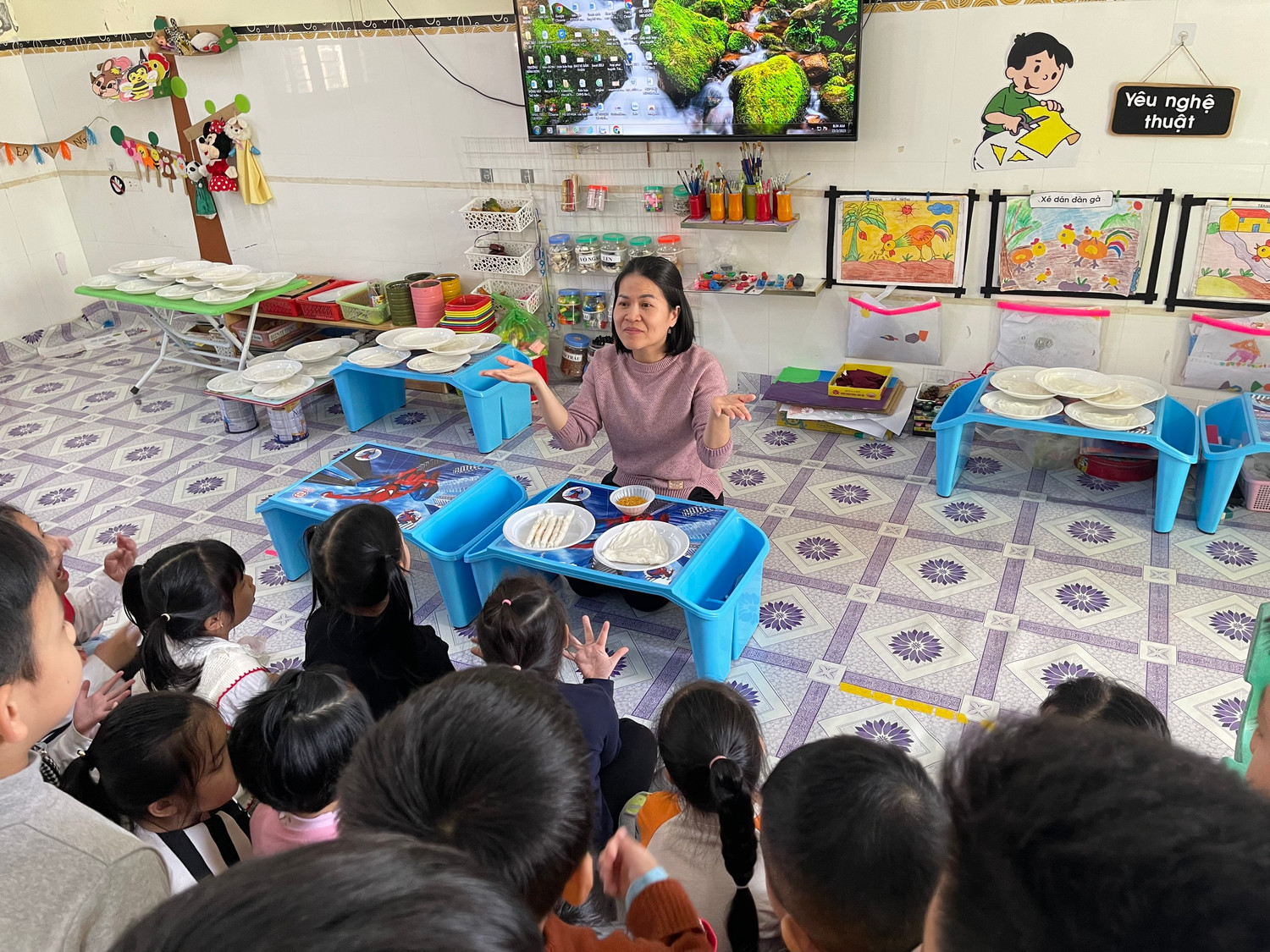 Cô giáo Phạm Thị Mai Trang đã 3 lần viết đơn xin ra khỏi Đảng (Ảnh: LT) Cô giáo Phạm Thị Mai Trang đã 3 lần viết đơn xin ra khỏi Đảng (Ảnh: LT)