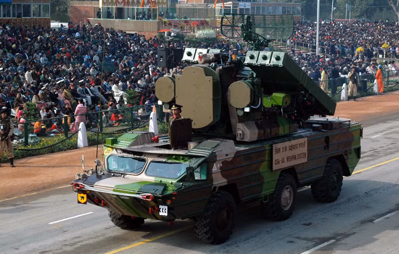 Tên lửa phòng không SA-8. Tên lửa phòng không SA-8.