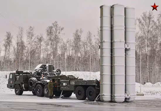 Hệ thống tên lửa phòng không hiện đại S-400 Nga