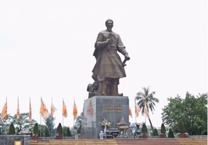 Tượng đài Quốc công tiết chế Hưng Đạo Vương Trần Quốc Tuấn (Ảnh minh họa trên: bienphong.com.vn).