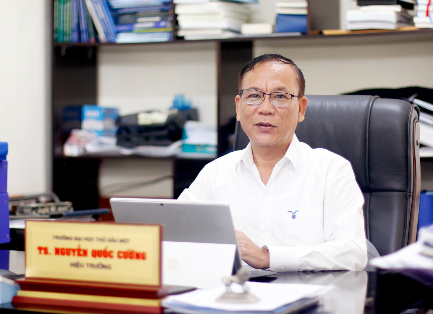 Tiến sĩ Nguyễn Quốc Cường - Hiệu trưởng Trường Đại học Thủ Dầu Một. Ảnh: Mộc Trà. Tiến sĩ Nguyễn Quốc Cường - Hiệu trưởng Trường Đại học Thủ Dầu Một. Ảnh: Mộc Trà.