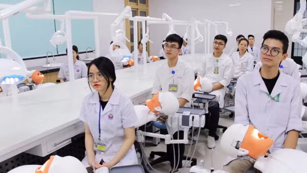 Sinh viên Trường Đại học Y - Dược (Đại học Huế). Ảnh: huemed-univ.edu.vn