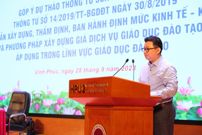 Ông Ngô Văn Thịnh - Phó Vụ trưởng Vụ Kế hoạch Tài chính, Bộ Giáo dục và Đào tạo phát biểu khai mạc tại Hội nghị.