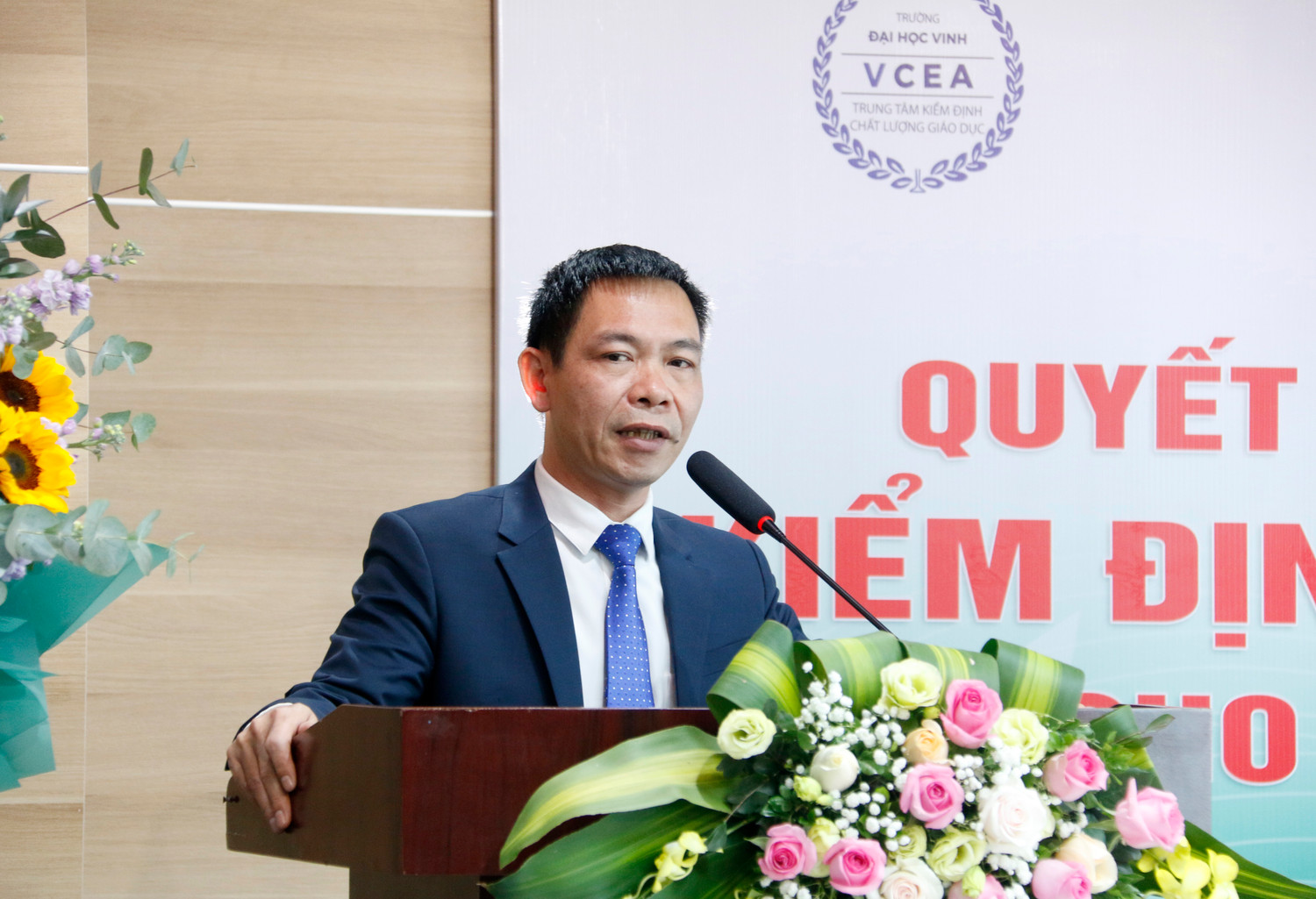 Tiến sĩ Nguyễn Đình Huy - Phó Giám đốc Trung tâm Kiểm định chất lượng giáo dục - Trường Đại học Vinh đánh giá cao những nỗ lực “thay da đổi thịt” của Trường Đại học Trưng Vương.