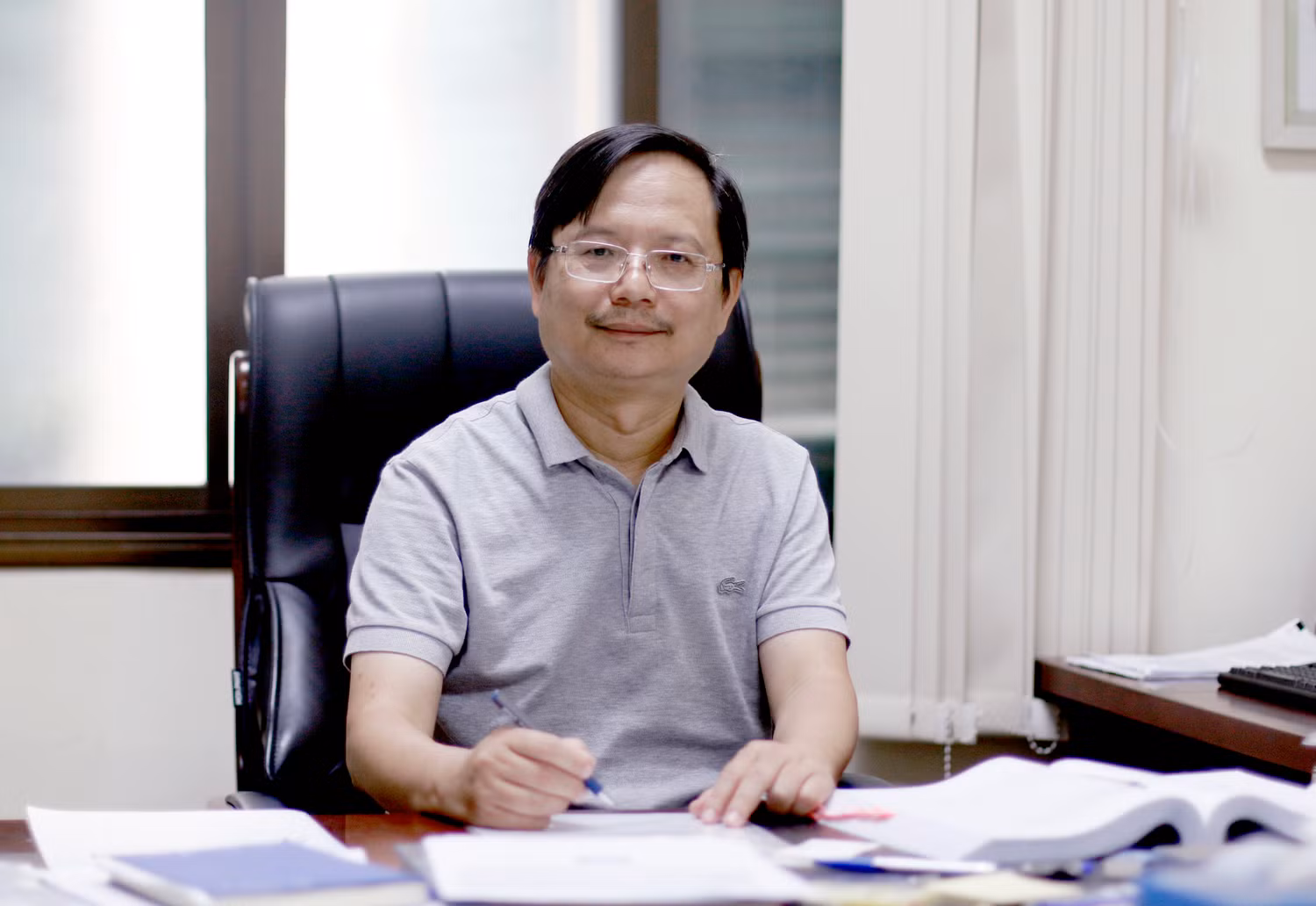 Giáo sư, Tiến sĩ khoa học Vũ Hoàng Linh - Hiệu trưởng Trường Đại học Khoa học Tự nhiên (Đại học Quốc gia Hà Nội). Ảnh: Mộc Trà. Giáo sư, Tiến sĩ khoa học Vũ Hoàng Linh - Hiệu trưởng Trường Đại học Khoa học Tự nhiên (Đại học Quốc gia Hà Nội). Ảnh: Mộc Trà.