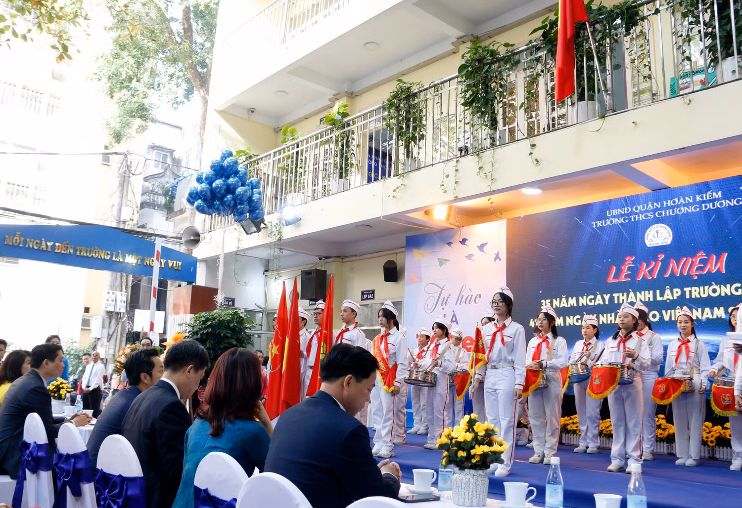 Toàn cảnh buổi lễ.