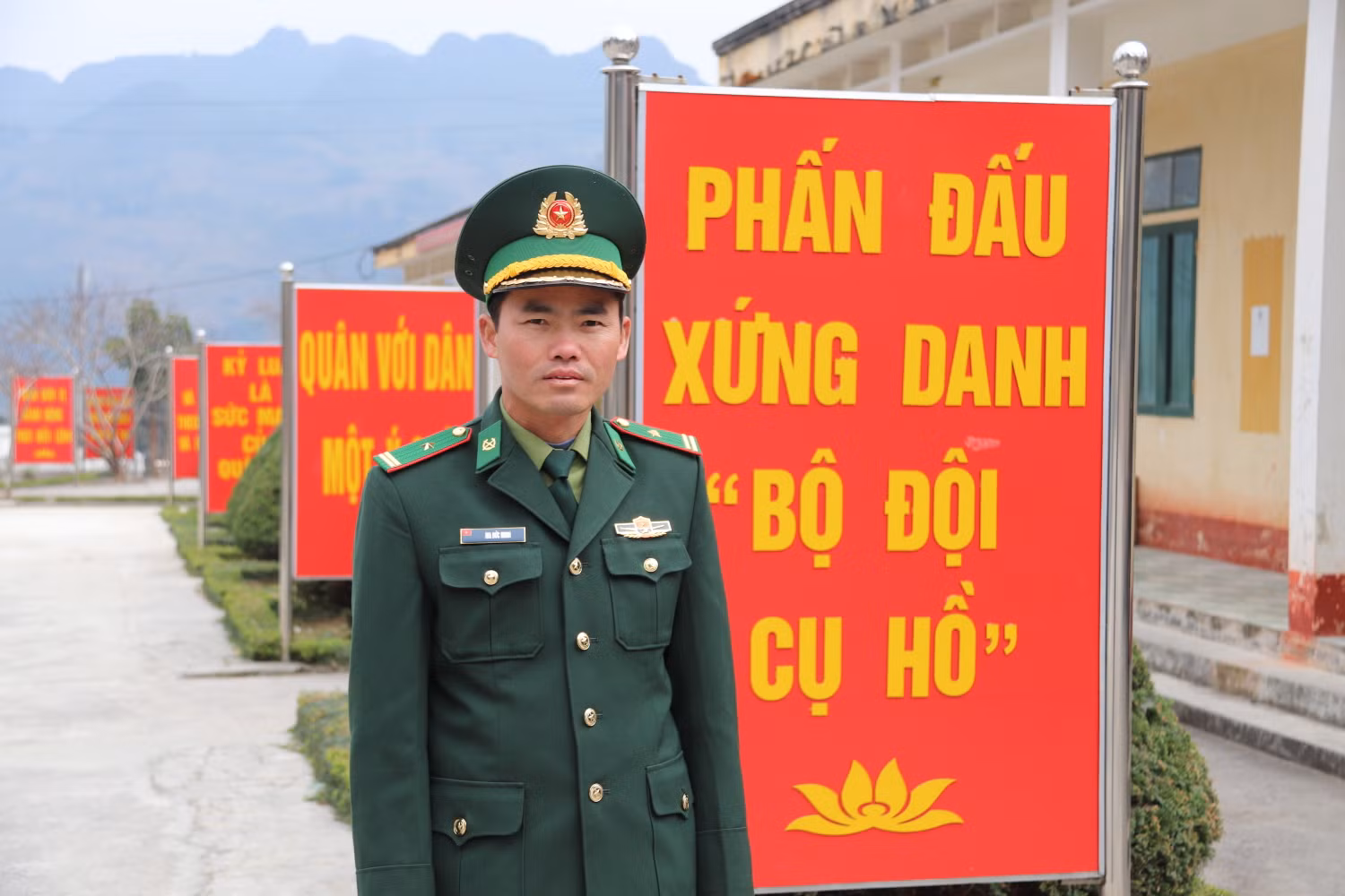Thiếu tá Ma Đức Minh - Chính trị viên Đồn Biên phòng Phó Bảng. Ảnh: Thành An. Thiếu tá Ma Đức Minh - Chính trị viên Đồn Biên phòng Phó Bảng. Ảnh: Thành An.