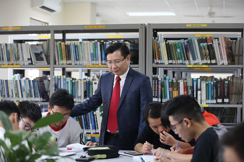 Phó Giáo sư Hoàng Anh Huy - Chủ tịch Hội đồng, Hiệu trưởng Trường đại học Tài nguyên và Môi trường Hà Nội. Ảnh: hunre.edu.vn Phó Giáo sư Hoàng Anh Huy - Chủ tịch Hội đồng, Hiệu trưởng Trường đại học Tài nguyên và Môi trường Hà Nội. Ảnh: hunre.edu.vn