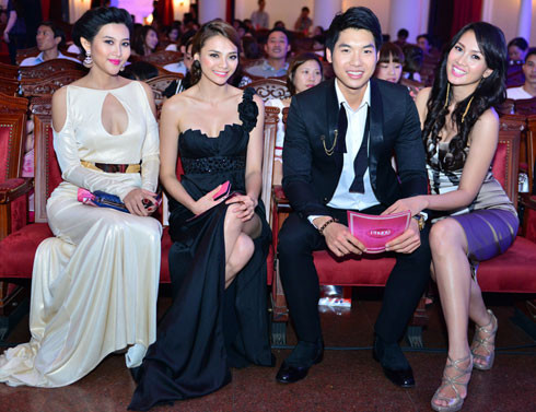 Mẫu nam Nam Thành vừa trở về từ cuộc thi Mr. World đã mau chóng góp mặt vào các sự kiện showbiz.