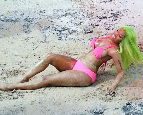 Gần đây, Nicki Minaj tiết lộ: "Ngày 3/4 tới sẽ là một ngày rất trọng đại và quan trọng đối với cả nền văn hóa hip hop và nhạc pop". Gần đây, Nicki Minaj tiết lộ: "Ngày 3/4 tới sẽ là một ngày rất trọng đại và quan trọng đối với cả nền văn hóa hip hop và nhạc pop".