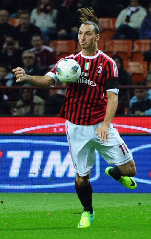 Mark van Bommel và Zlatan Ibrahimovic không có mặt trong trận đấu gần nhất ở Serie A vì án treo giò nhưng họ gần như chắc chắn sẽ đá trước Arsenal. Ibrahimovic có thể sẽ thế chỗ tiền đạo trẻ Stephan El Shaarawy, người đã ghi bàn cho Milan cuối tuần qua trước Udinese, hoặc anh có thể được chọn để đá cắm thay cho Robinho. Antonio Cassano vẫn còn vắng mặt sau khi phẫu thuật tim vào tháng 11/2011. Mark van Bommel và Zlatan Ibrahimovic không có mặt trong trận đấu gần nhất ở Serie A vì án treo giò nhưng họ gần như chắc chắn sẽ đá trước Arsenal. Ibrahimovic có thể sẽ thế chỗ tiền đạo trẻ Stephan El Shaarawy, người đã ghi bàn cho Milan cuối tuần qua trước Udinese, hoặc anh có thể được chọn để đá cắm thay cho Robinho. Antonio Cassano vẫn còn vắng mặt sau khi phẫu thuật tim vào tháng 11/2011.
