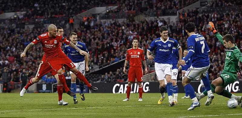 Phút 60, Martin Skrtel đưa trận đấu trở lại thế cân bằng sau cú sút bồi