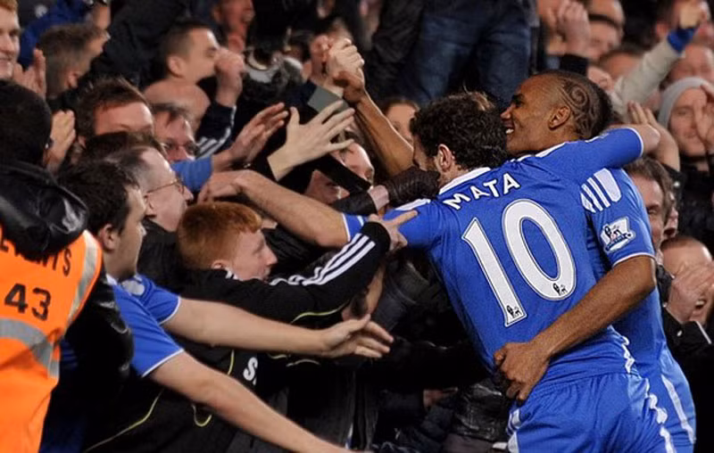 Chelsea đang sở hữu thành tích bất bại 9 lần liên tiếp trước Manchester United tại tổ ấm Stamford Bridge. Chelsea đang sở hữu thành tích bất bại 9 lần liên tiếp trước Manchester United tại tổ ấm Stamford Bridge.