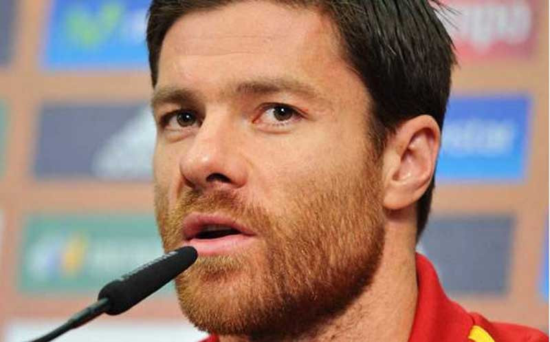 Trang web Goal.com thì trích đăng một cuộc phỏng vấn với Xabi Alonso sau khi anh trở về Madrid. Tiền vệ của Real Madrid đã cho biết rằng cả đội rất vui với chức vô địch, nhưng họ cảm thấy ít phấn khích hơn so với những gì giành được tại EURO 2008. “Chúng tôi rất bình tĩnh, mọi thứ xảy ra đúng như những gì nó có thể đến”.