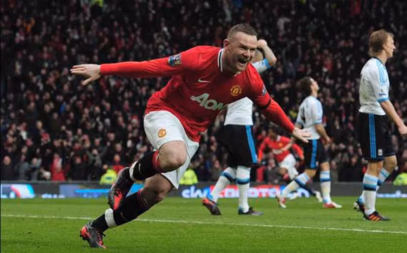 2. Sir Alex Ferguson vừa khẳng định Wayne Rooney đã bình phục và sẽ có mặt trong trận đấu giữa Man Utd và Tottenham diễn ra vào Chủ nhật tuần này. Tiền đạo quê Liverpool này đã vắng mặt trong trận đấu ở Norwich cuối tuần trước cũng như trận giao hữu Anh - Hà Lan giữa tuần này. Tuy nhiên “gã Shrek” đã tập luyện trở lại bình thường và sẽ chắc chắn có mặt trong danh sách đăng ký cho chuyến đi tới White Hart Lane. 2. Sir Alex Ferguson vừa khẳng định Wayne Rooney đã bình phục và sẽ có mặt trong trận đấu giữa Man Utd và Tottenham diễn ra vào Chủ nhật tuần này. Tiền đạo quê Liverpool này đã vắng mặt trong trận đấu ở Norwich cuối tuần trước cũng như trận giao hữu Anh - Hà Lan giữa tuần này. Tuy nhiên “gã Shrek” đã tập luyện trở lại bình thường và sẽ chắc chắn có mặt trong danh sách đăng ký cho chuyến đi tới White Hart Lane.