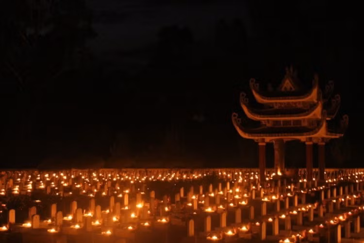 Nghĩa trang Trường Sơn.