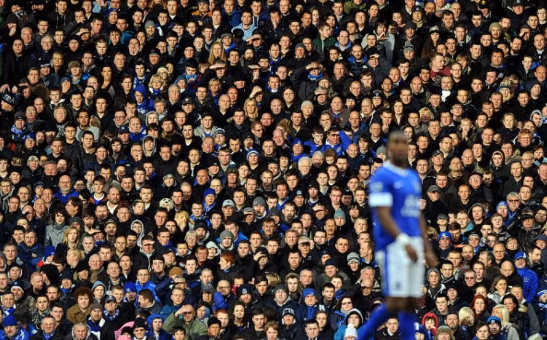 Cảnh một góc khán đài sân Goodison Park. Cảnh một góc khán đài sân Goodison Park.