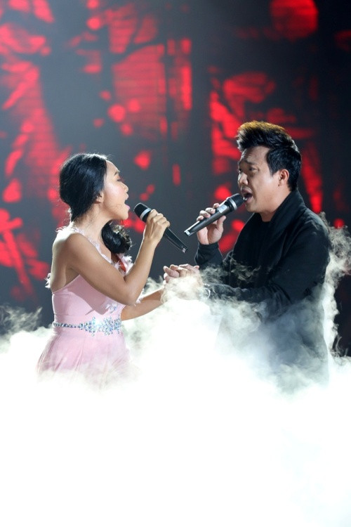 MC Trấn Thành tranh thủ góp mặt trong liveshow Đoan Trang.