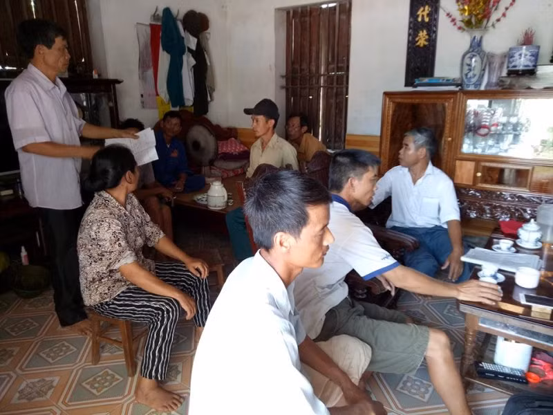 Nhiều phụ huynh có con đang theo học tại trường tiểu học Lệ Xá vô cùng bức xúc trước hàng loạt khoản thu trái quy định trong nhiều năm (Ảnh MC) Nhiều phụ huynh có con đang theo học tại trường tiểu học Lệ Xá vô cùng bức xúc trước hàng loạt khoản thu trái quy định trong nhiều năm (Ảnh MC)