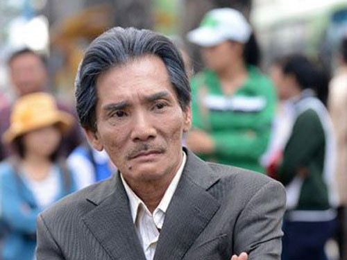Thương Tín trên trường quay ở độ tuổi gần 60 Thương Tín trên trường quay ở độ tuổi gần 60
