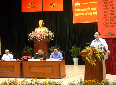 Chủ tịch nước Trần Đại Quang phát biểu tại Hội nghị tiếp xúc cử tri (ảnh: P.L)