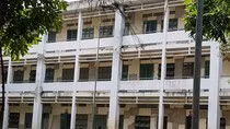 Toàn bộ các phòng học đều bị xuống cấp nghiêm trọng, rất hoang tàn (ảnh: P.L) Toàn bộ các phòng học đều bị xuống cấp nghiêm trọng, rất hoang tàn (ảnh: P.L)