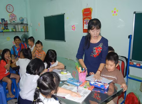 Bà cụ gần 90 tuổi vẫn tận tụy dạy học miễn phí cho học sinh khuyết tật ảnh 2