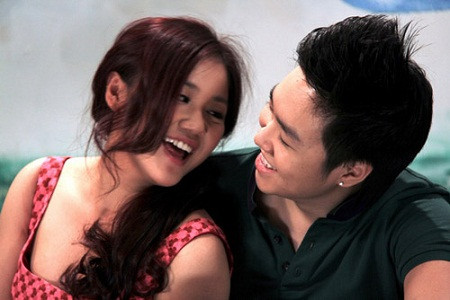 Văn Mai Hương và Lê Hiếu hòa quyện vào nhau trong MV "Ngày chung đôi" Văn Mai Hương và Lê Hiếu hòa quyện vào nhau trong MV "Ngày chung đôi"