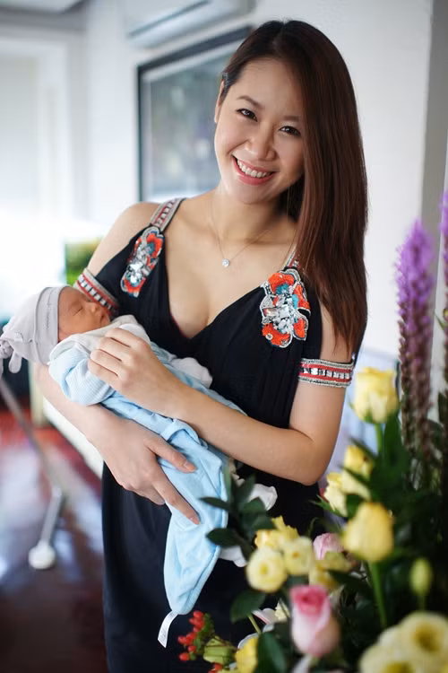 Thùy Linh hạnh phúc vì gia đình có thêm bé 
