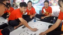 Cho học sinh cấp ba chơi kéo co, nhảy sạp... để tránh nghiện game trực tuyến ảnh 2 Cho học sinh cấp ba chơi kéo co, nhảy sạp... để tránh nghiện game trực tuyến ảnh 2