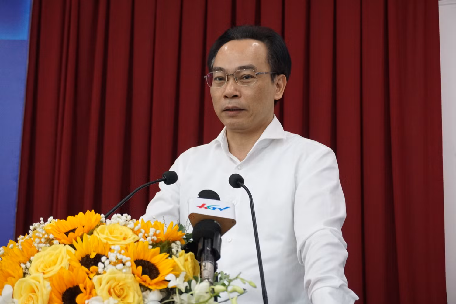 Thứ trưởng Bộ Giáo dục và Đào tạo Hoàng Minh Sơn chia sẻ tại Hội thảo. Thứ trưởng Bộ Giáo dục và Đào tạo Hoàng Minh Sơn chia sẻ tại Hội thảo.