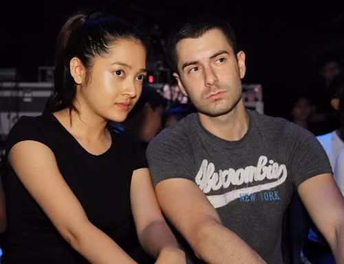 Bảo Anh và Atanas lựa chọn điệu Pasodoble trên nền nhạc một bài hát của nhóm E.S. Posthumus.