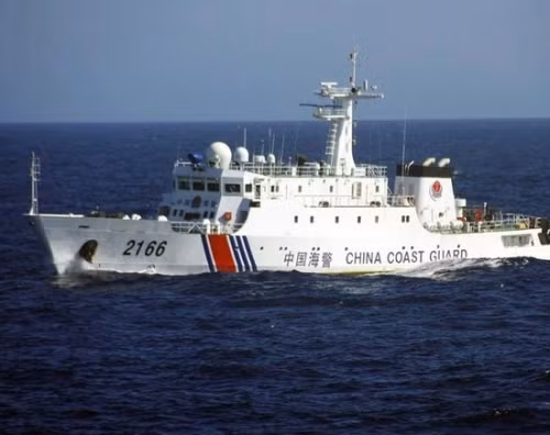 Tàu cảnh sát biển Trung Quốc được Philippines xác định đích danh là bọn "cướp có vũ trang" Tàu cảnh sát biển Trung Quốc được Philippines xác định đích danh là bọn "cướp có vũ trang"