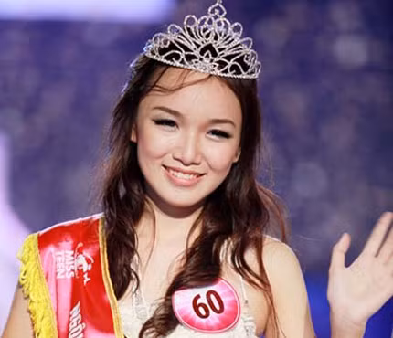 Cao Thanh Thảo My Cô gái đa tài Cao Thanh Thảo My đăng quang đầy thuyết phục trong đêm chung kết Miss Teen 2011 có một năm đón tuổi 16 đầy ý nghĩa. Bước ra từ bệ phóng Miss Teen, Thảo My lập tức nắm lấy cớ hội Nam tiến để thực hiện ước mơ ca hát, phủ sóng hình ảnh dày đặc trên các trang báo và tự tin chia sẻ ước mơ trở thành một ca sĩ chuyên nghiệp.