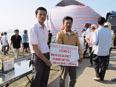 Cty Bảo hiểm Thái Sơn (GMIC) cũng có mặt tại hiện trường và ủng hộ mỗi gia đình nạn nhân trong vụ chìm xe 1 triệu đồng Cty Bảo hiểm Thái Sơn (GMIC) cũng có mặt tại hiện trường và ủng hộ mỗi gia đình nạn nhân trong vụ chìm xe 1 triệu đồng