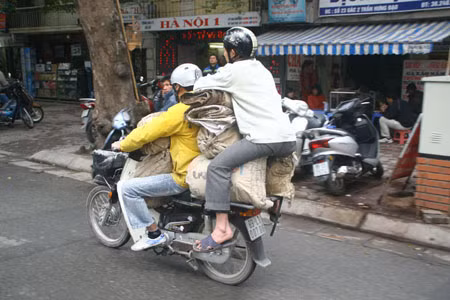 Chỗ ngồi không hề thoải mái.