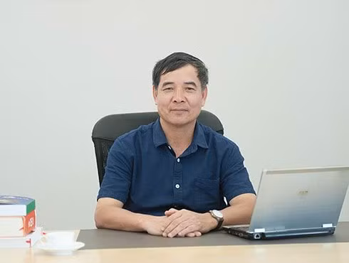 Tiến sĩ Lê Trường Tùng, Chủ tịch Hội đồng quản trị trường đại học FPT (ảnh nguồn infonet). Tiến sĩ Lê Trường Tùng, Chủ tịch Hội đồng quản trị trường đại học FPT (ảnh nguồn infonet).