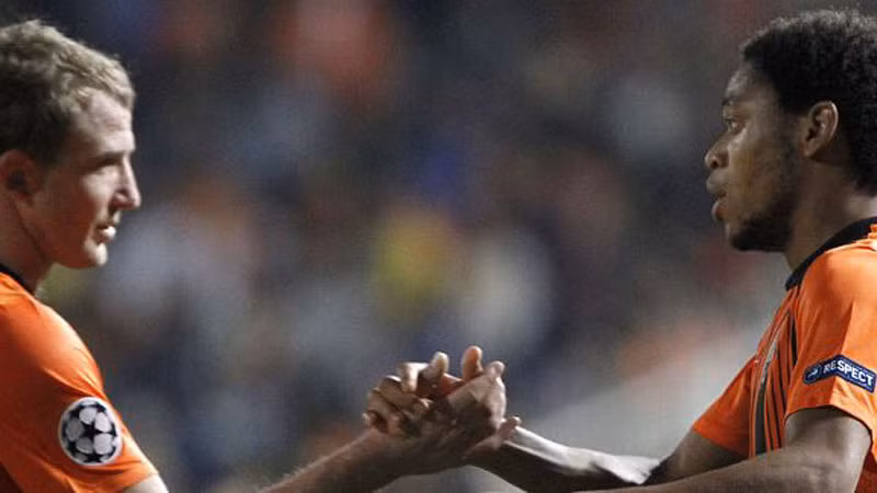 Shakhtar Donetsk, đội đứng bét bảng G có chiến thắng 2-0 trước APOEL Nicosia (đảo Síp), đội đứng… đầu bảng